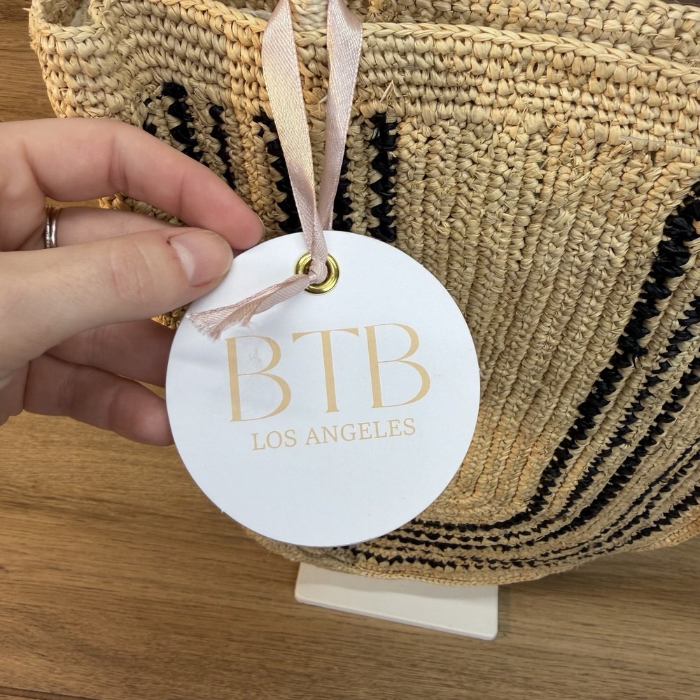 BTB Los Angeles Shoulder Tote Natural Raffia Weaved Made in Madagascar NWT - Picture 3 of 8